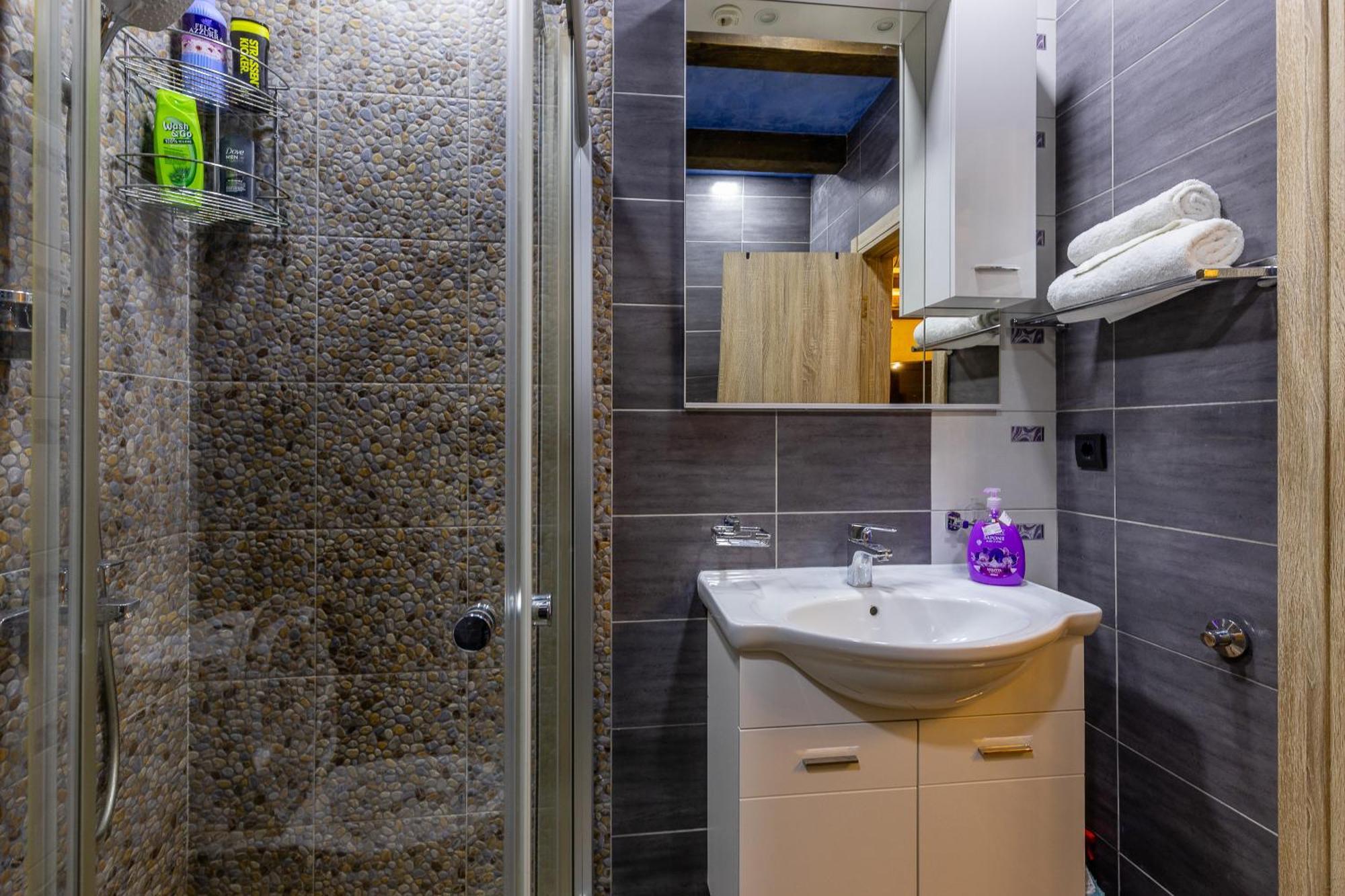 Luxury House Lotos Apartman Golubovci Kültér fotó